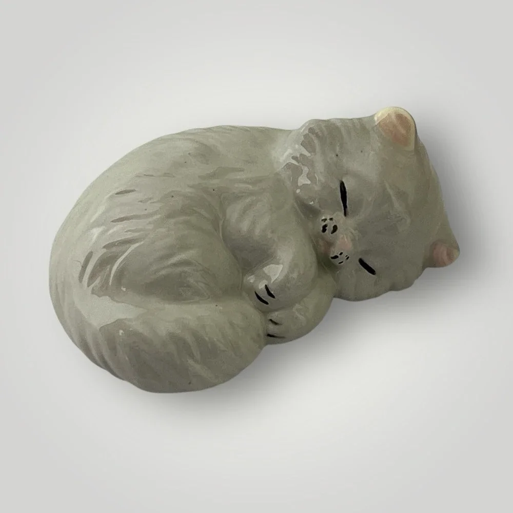 Vintage Ceramic Sleeping Persian Kitten Cat Figure Handpainted 6
